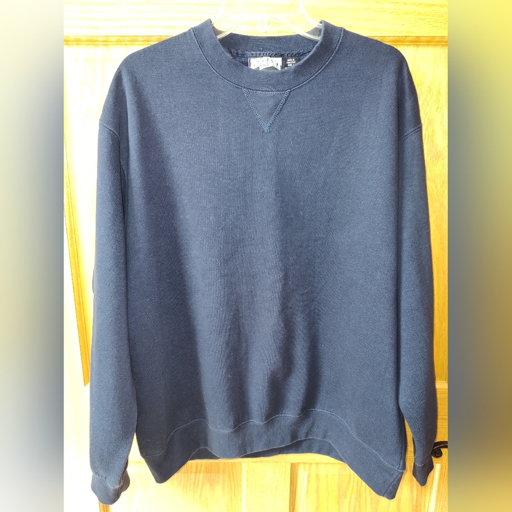 EUC Pennant Navy Blue Crewneck  L Sweatshirt